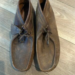 Clarks original wallabees. Men’s size 11. Brown leather.